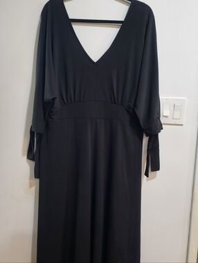ELOQUII Black Midi Dress Size 16 | V-Neck Tie Sleeve Slit Elegant